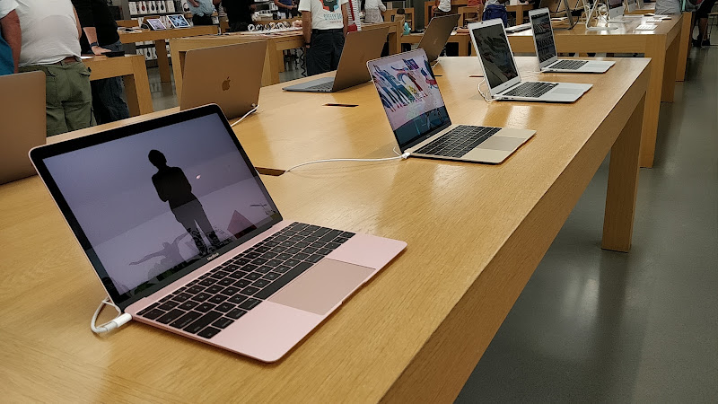 Apple Lynnhaven Mall