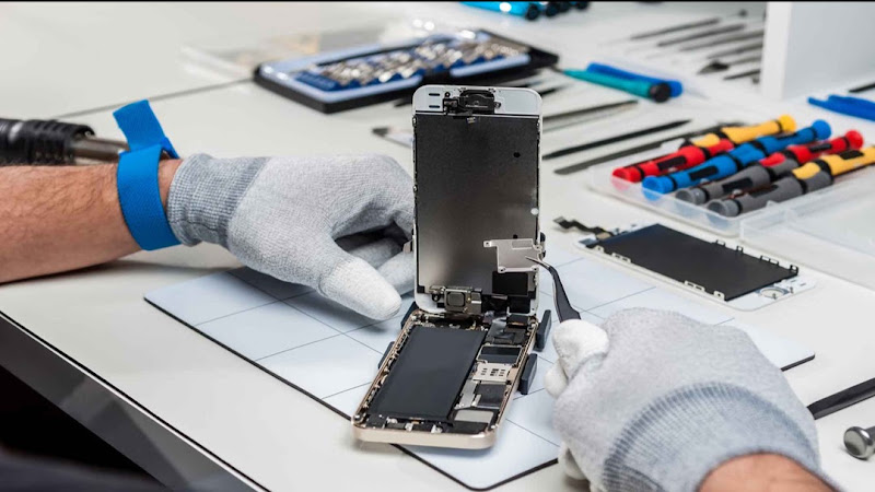 Quick iPhone Repair - We Come To You!