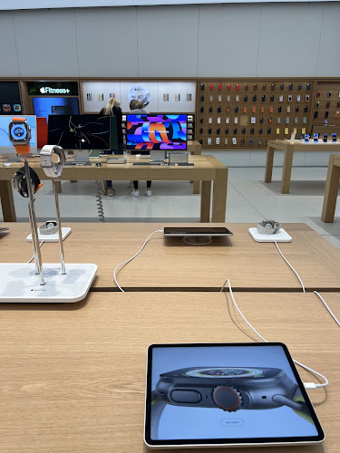 Apple Clarendon