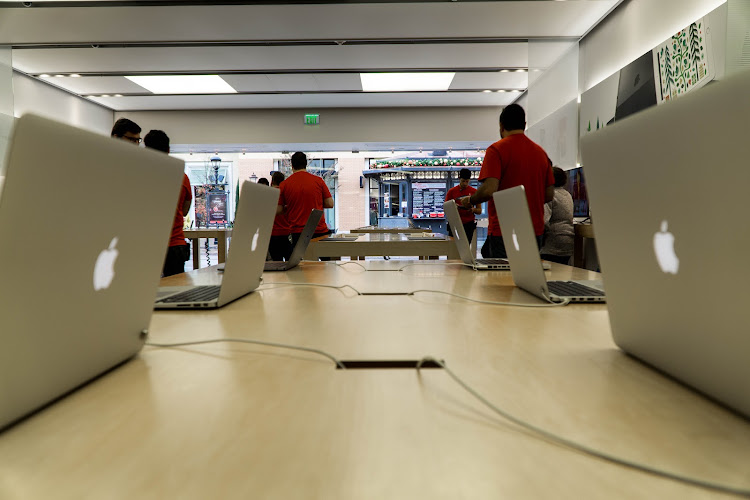 Apple Bridgeport Village