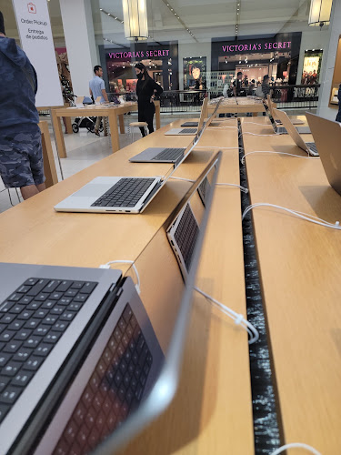 Apple The Oaks
