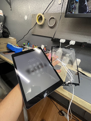 Phone Repair & Speakers Store