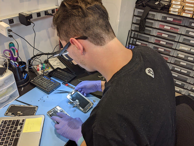 uBreakiFix - Phone and Computer Repair