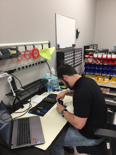 uBreakiFix - Phone and Computer Repair