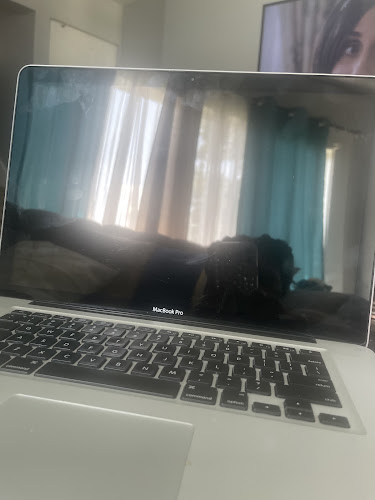 COMPUTER IPHONE IPOD SCREEN REPAIR