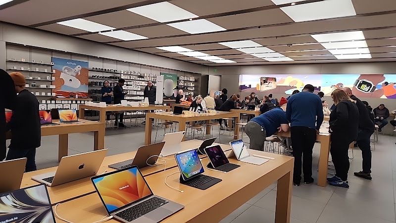 Apple Twelve Oaks